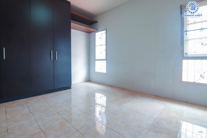 *****บ้านแฝดมือสองย่านนนทบุรี ม.สวัสดีการ์เด้นวิลล์ บางใหญ่-กาญจนาภิเษก บนเนื้อที่ 39.5 ตร.ว. ฟังก์ชัน 3 ห้องนอน 2 ห้องน้ำ 2 ที่จอดรถ แถมฟรี! 3 เครื่องปรับอากาศ บรรยากาศเงียบสงบ ทำเลดีมาก ใกล้ตลาด, ทางด่วน "ศรีรัช" และรถไฟฟ้าสายสีม่วง "สถานีตลาดบางใหญ่"